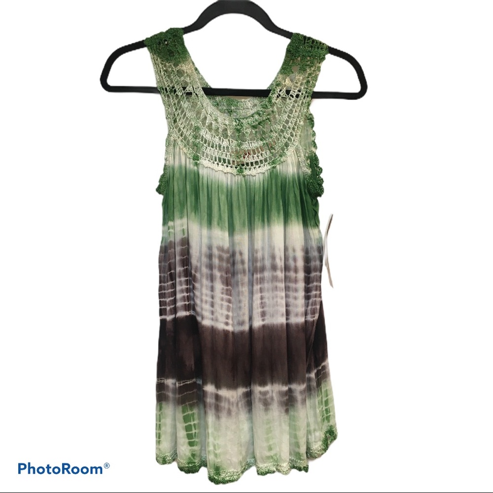 🤎💚 NWT Green/Brown/White Tie Dye Tank